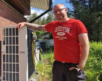 JE henkiloesittely 6 24